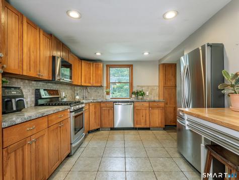 28 Curtiss Hill Road Morris CT 06763