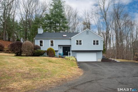 13 Pocono Road Newtown CT 06470