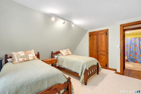 62-J Patricia Avenue North Stonington CT 06359