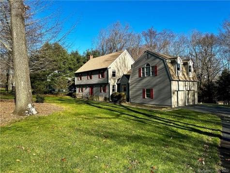 8 Essex Lane Woodbury CT 06798