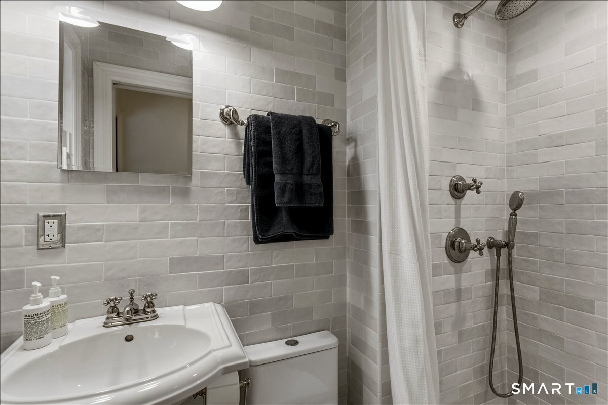 23 Cook Street Washington CT 06794