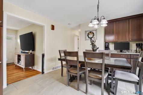 4 Palmer Road North Haven CT 06473