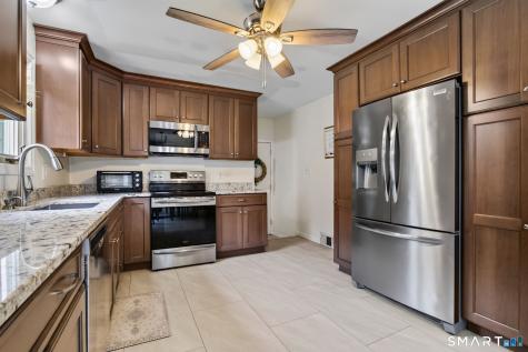 4 Palmer Road North Haven CT 06473