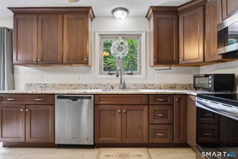 4 Palmer Road North Haven CT 06473