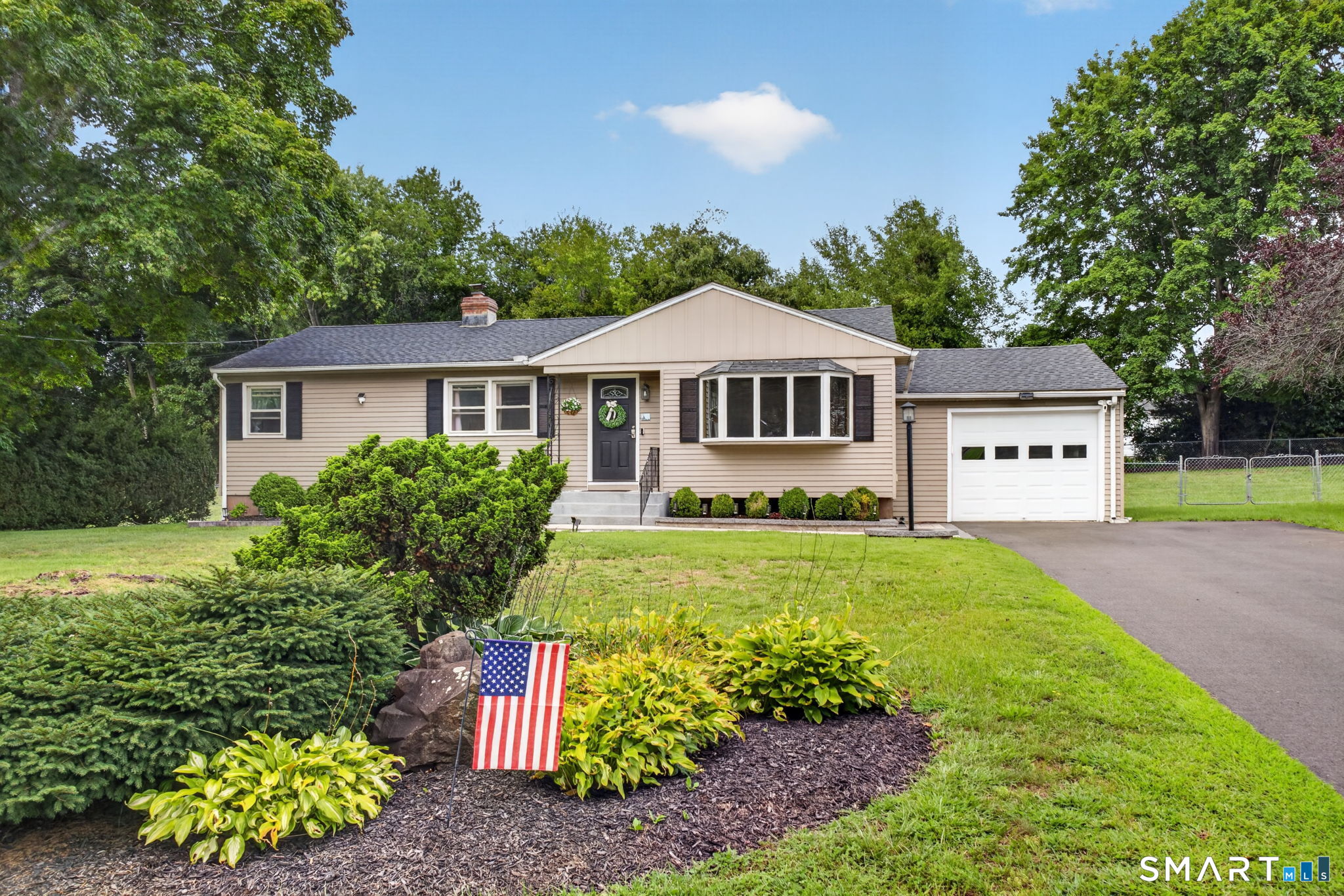 4 Palmer Road North Haven CT 06473