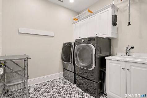 35 Cherry Gate Lane Trumbull CT 06611