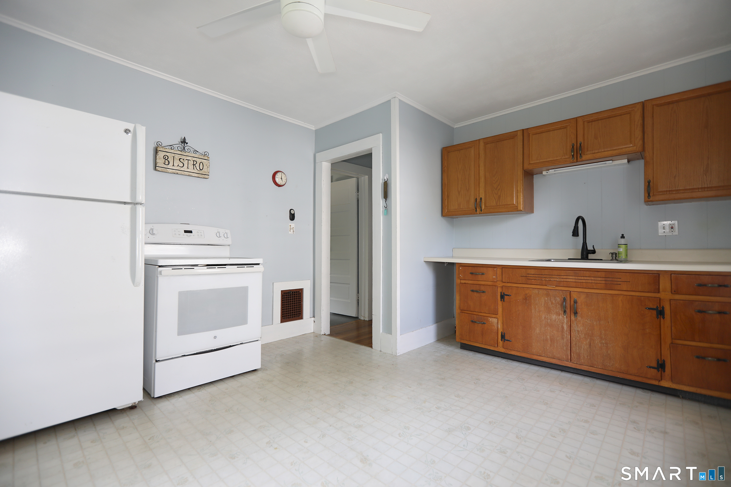 38 Main Street Simsbury CT 06081