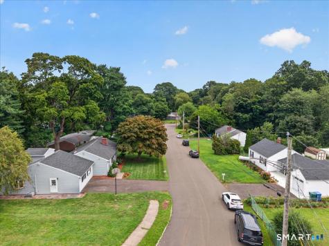 22 Robinwood Road Hamden CT 06517