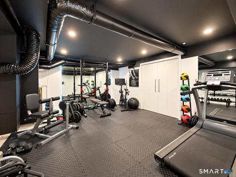 68 Revonah Circle Stamford CT 06905