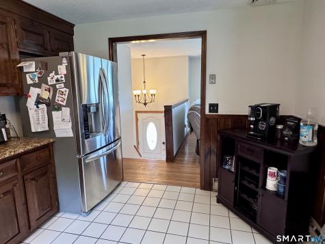 24 Middle Road Enfield CT 06082
