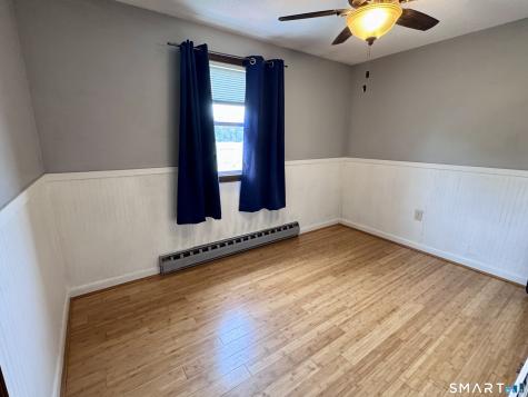 24 Middle Road Enfield CT 06082