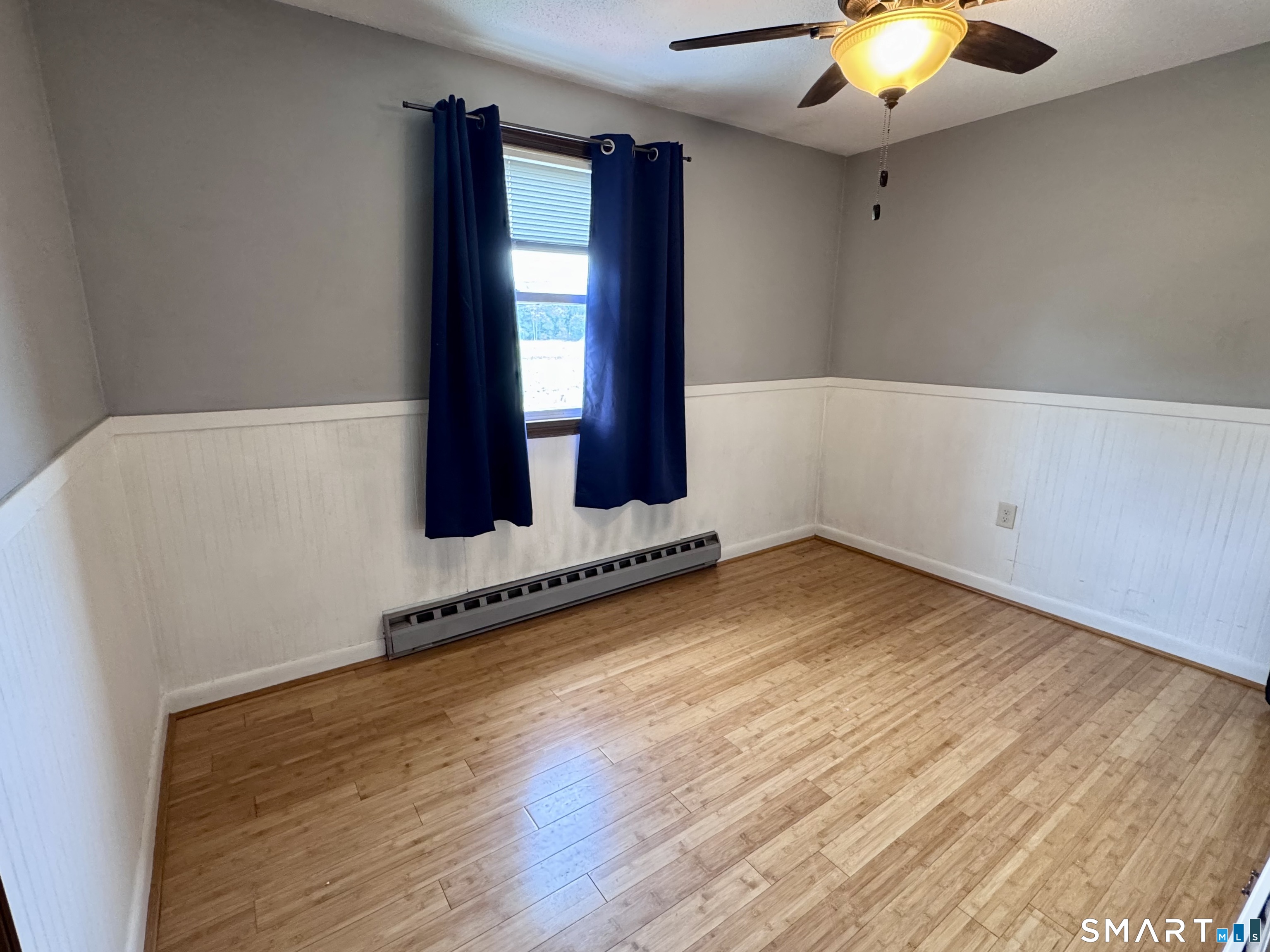 24 Middle Road Enfield CT 06082
