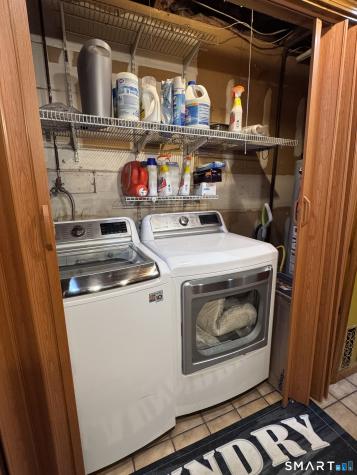 24 Middle Road Enfield CT 06082