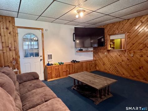 24 Middle Road Enfield CT 06082