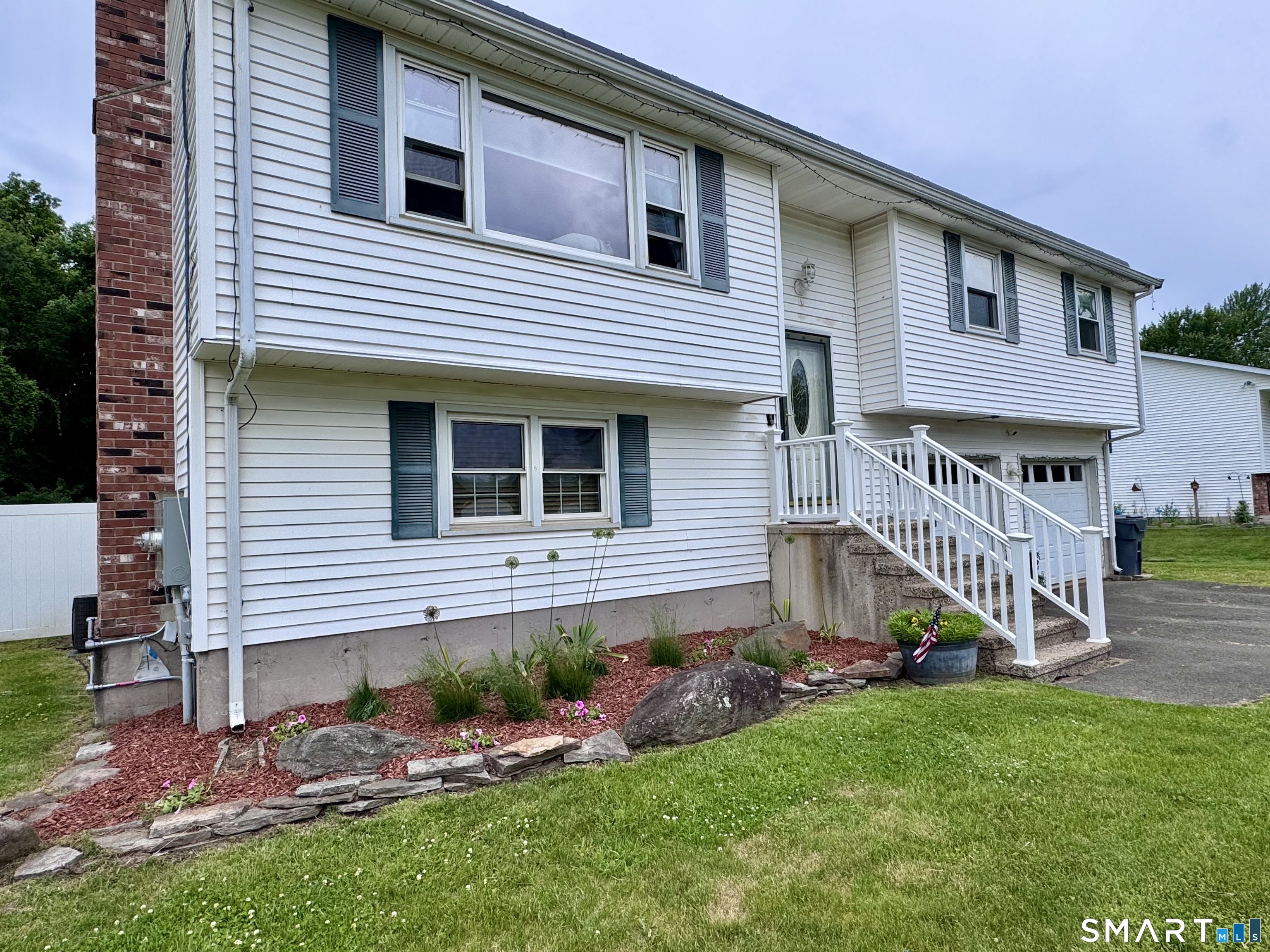 24 Middle Road Enfield CT 06082