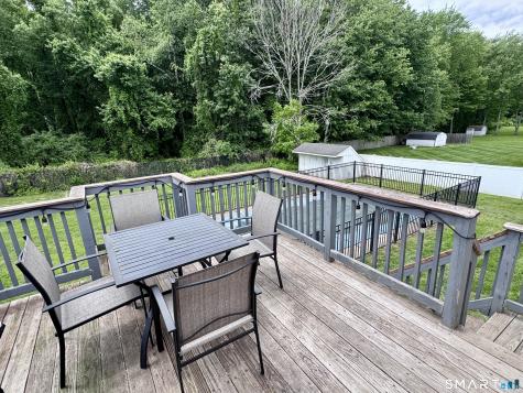 24 Middle Road Enfield CT 06082