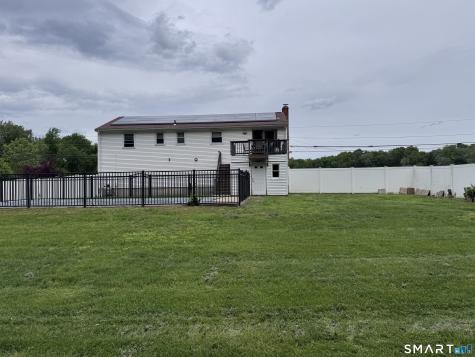 24 Middle Road Enfield CT 06082