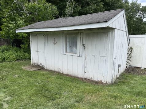24 Middle Road Enfield CT 06082