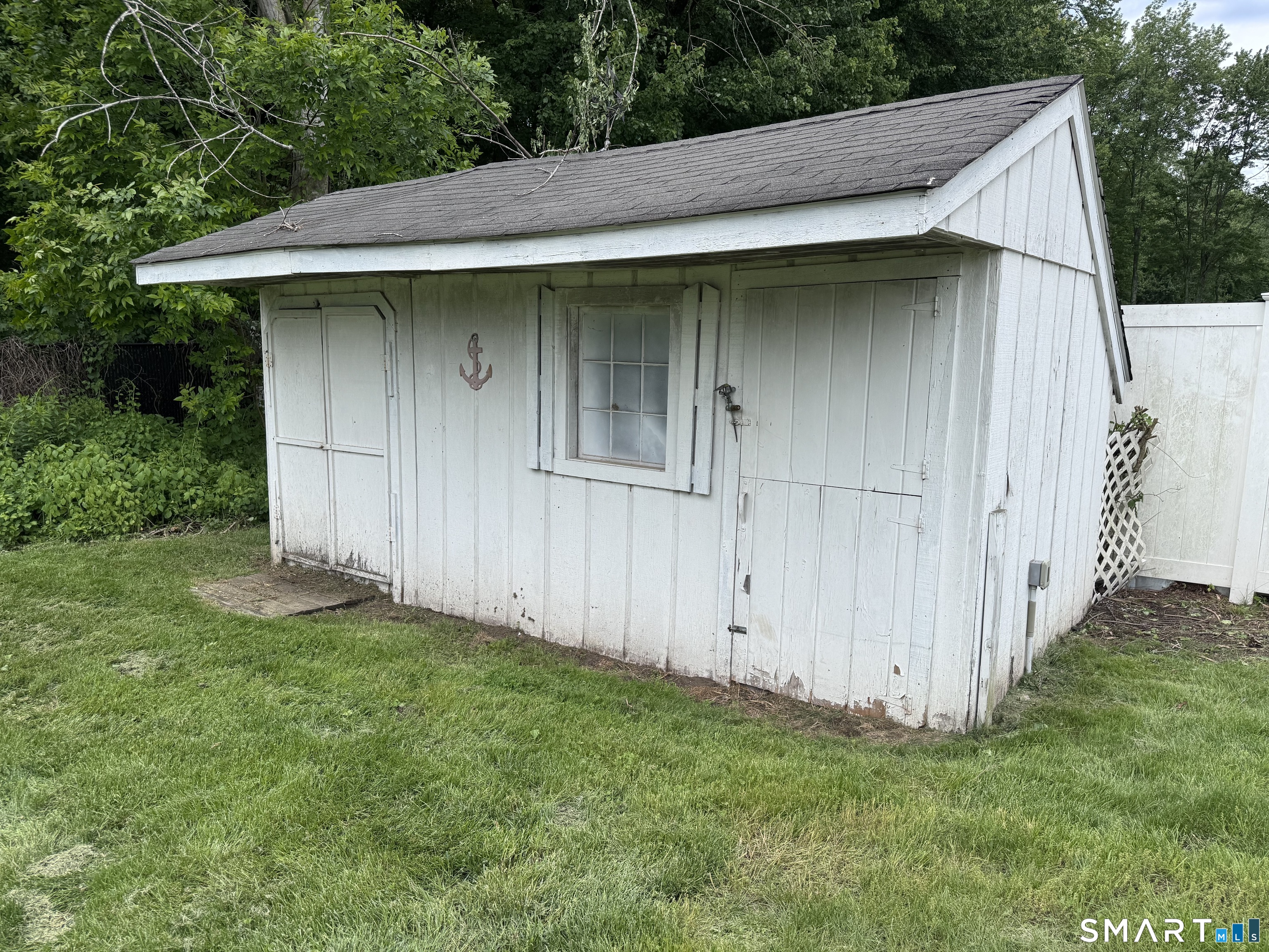 24 Middle Road Enfield CT 06082