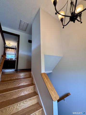 24 Middle Road Enfield CT 06082