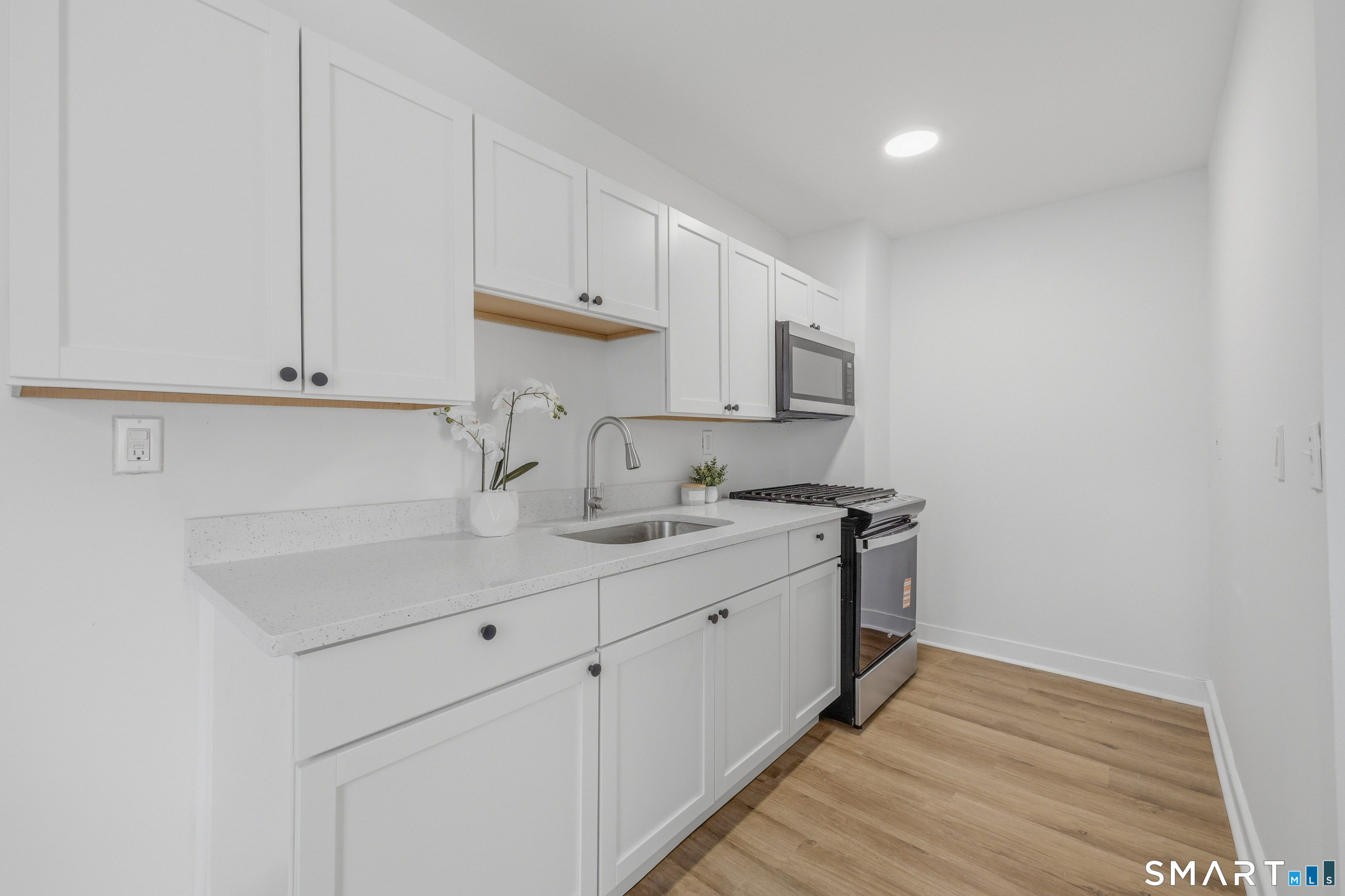 527 North Main Street Bristol CT 06010