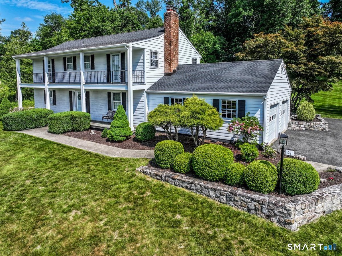 21 White Pine Drive Brookfield CT 06804