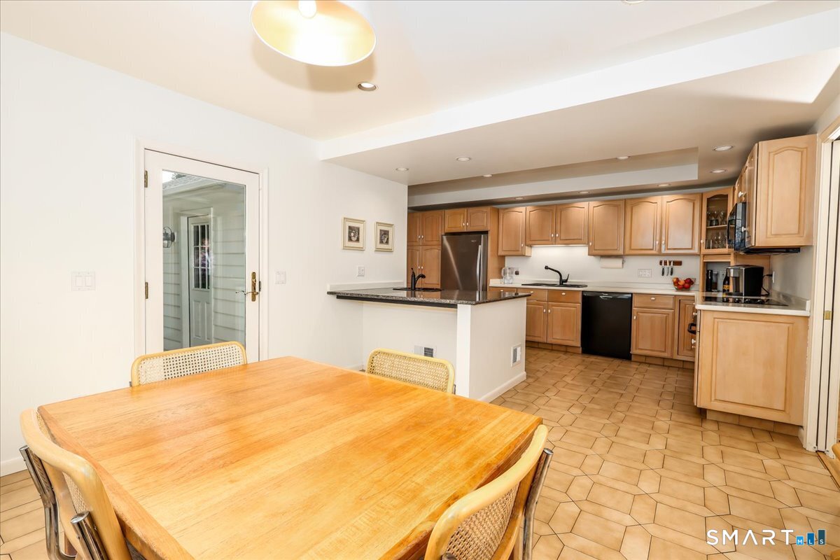 21 White Pine Drive Brookfield CT 06804