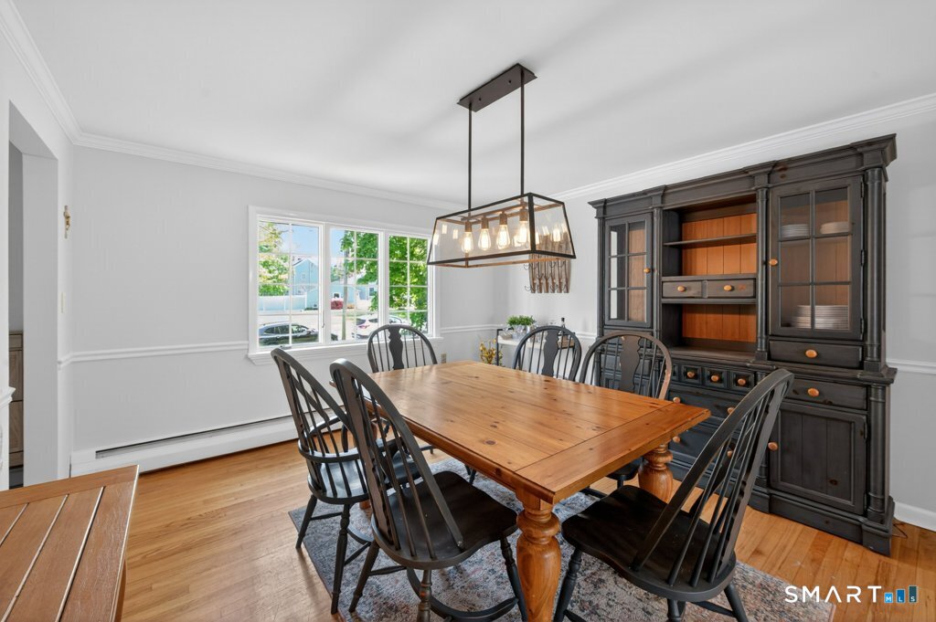 181 Crescent Circle Cheshire CT 06410