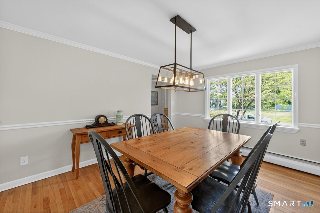 181 Crescent Circle Cheshire CT 06410
