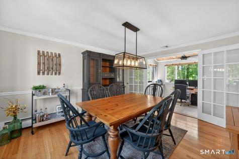 181 Crescent Circle Cheshire CT 06410