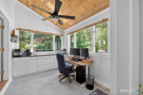 181 Crescent Circle Cheshire CT 06410