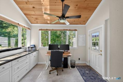 181 Crescent Circle Cheshire CT 06410