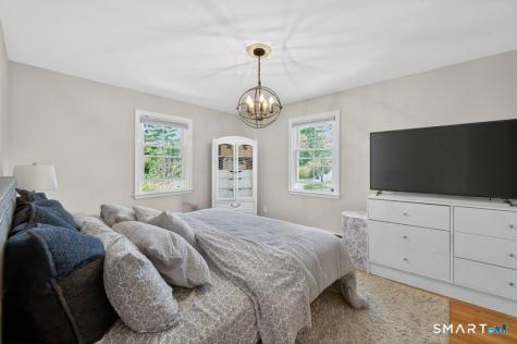 181 Crescent Circle Cheshire CT 06410