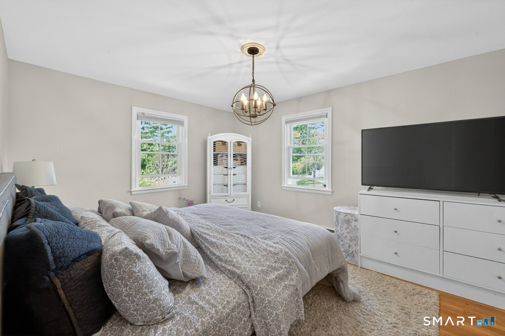 181 Crescent Circle Cheshire CT 06410