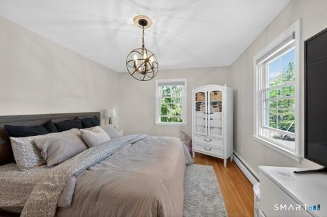 181 Crescent Circle Cheshire CT 06410