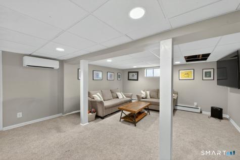 181 Crescent Circle Cheshire CT 06410