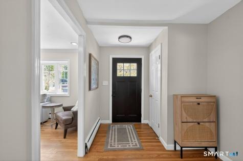 181 Crescent Circle Cheshire CT 06410