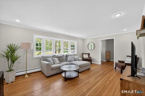 181 Crescent Circle Cheshire CT 06410