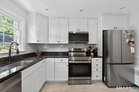 181 Crescent Circle Cheshire CT 06410