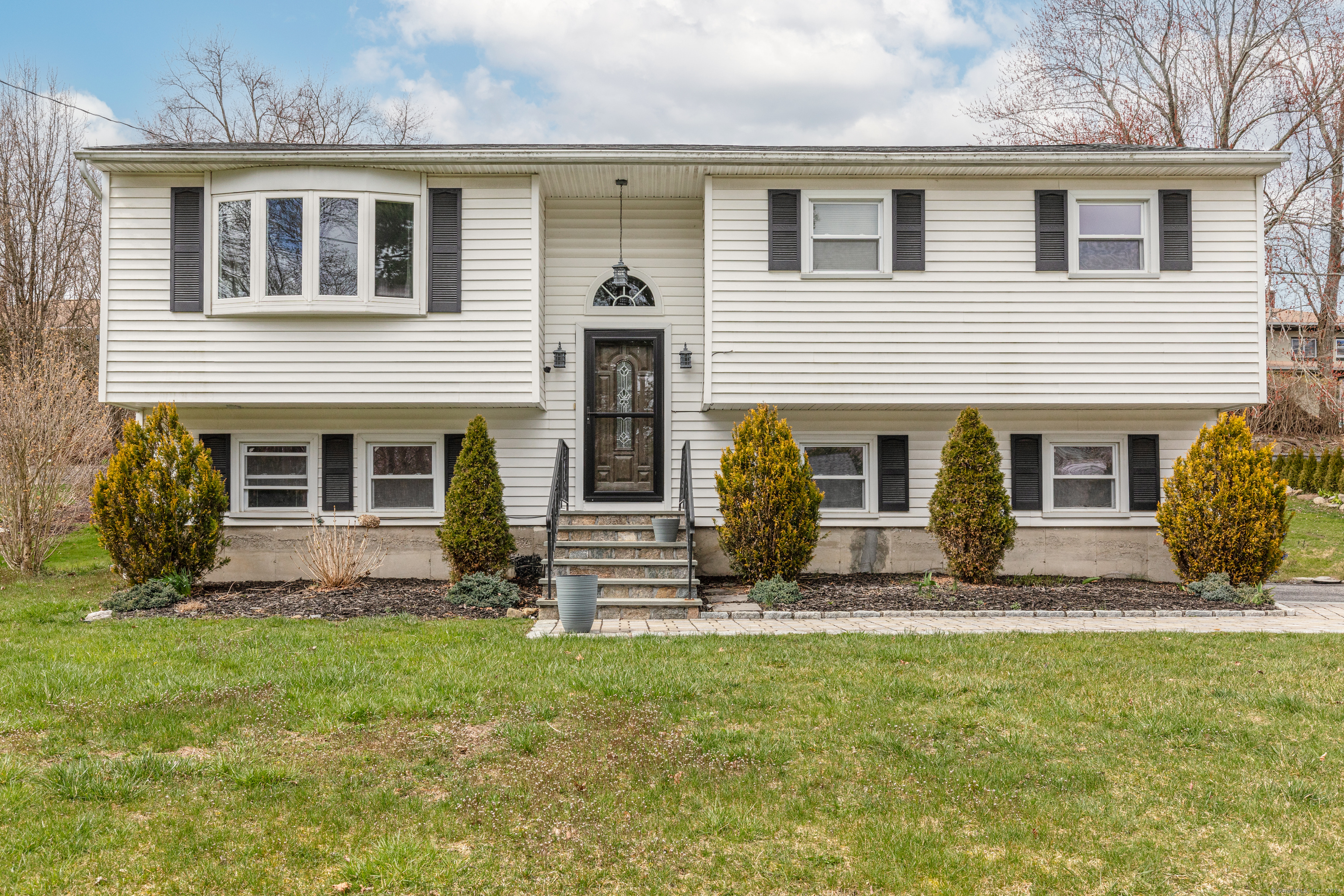 4 Flora Street New Fairfield CT 06812