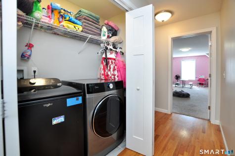 20 Miller Terrace Windsor Locks CT 06096