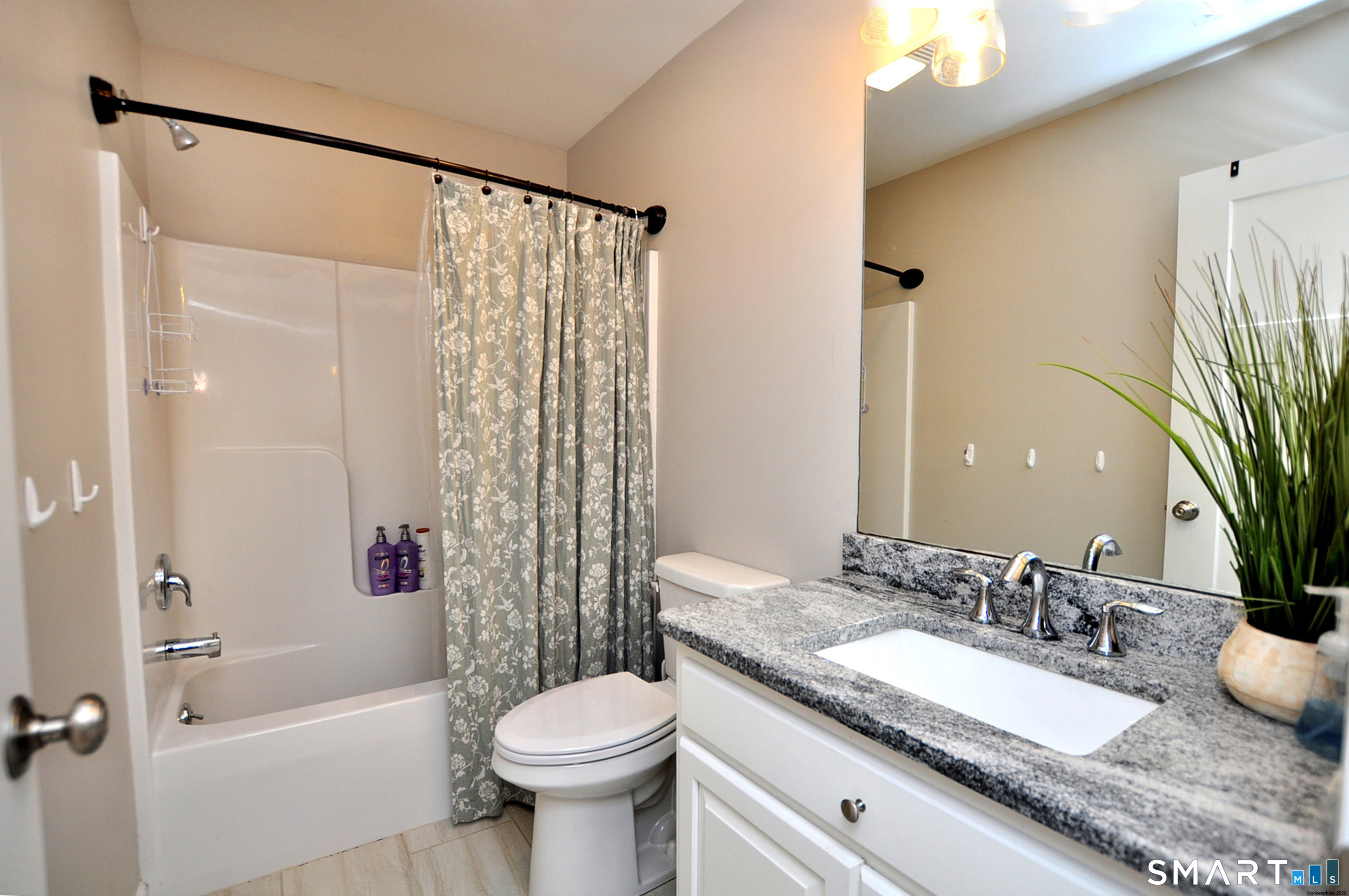 20 Miller Terrace Windsor Locks CT 06096