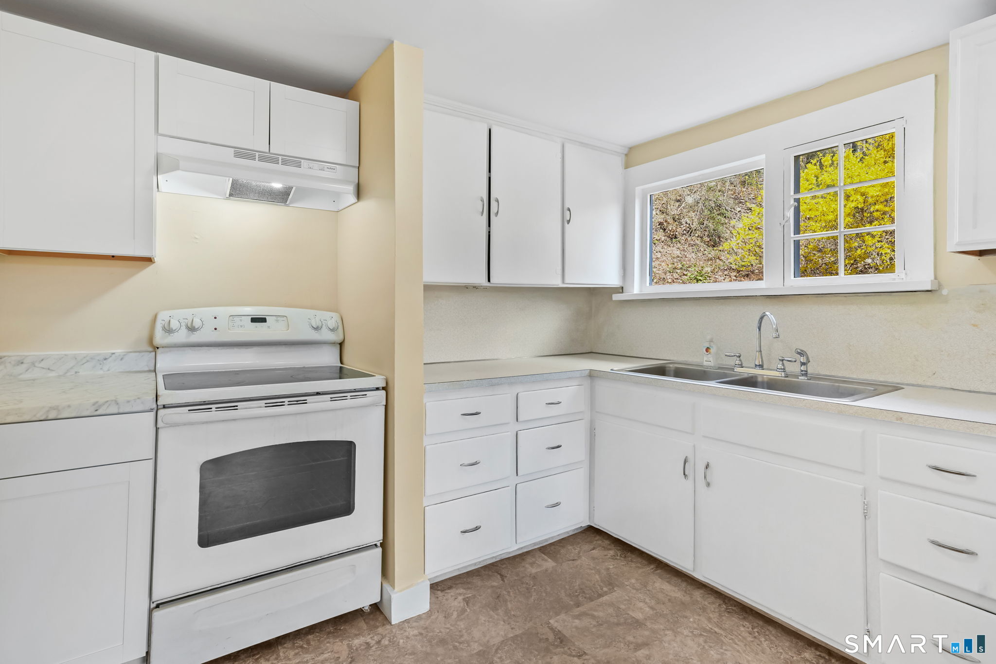 60 Riggs Street Oxford CT 06478