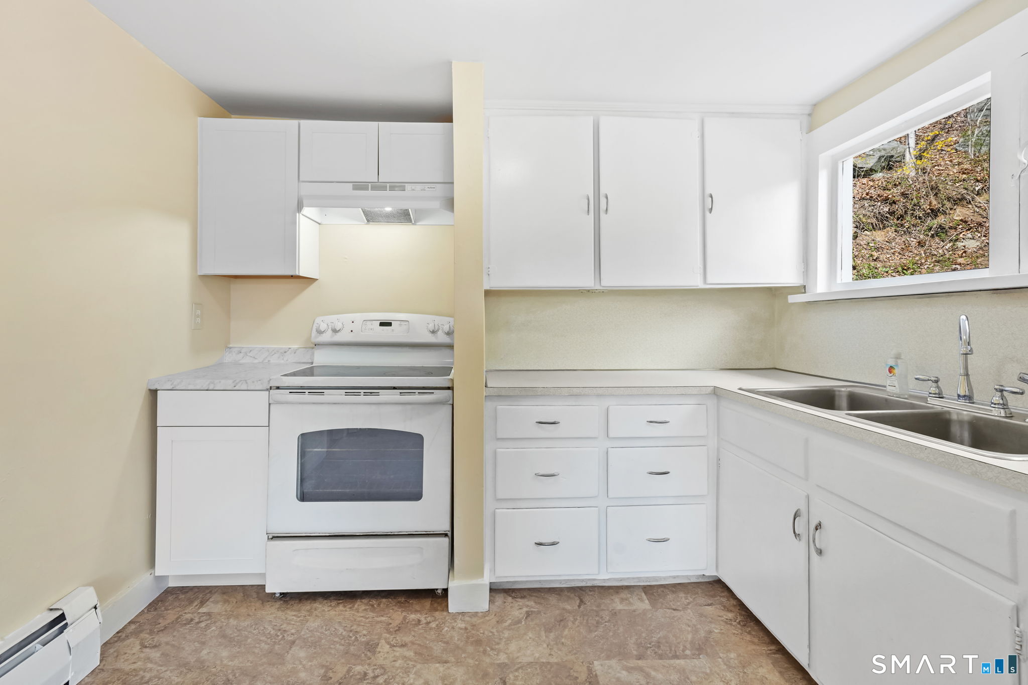 60 Riggs Street Oxford CT 06478
