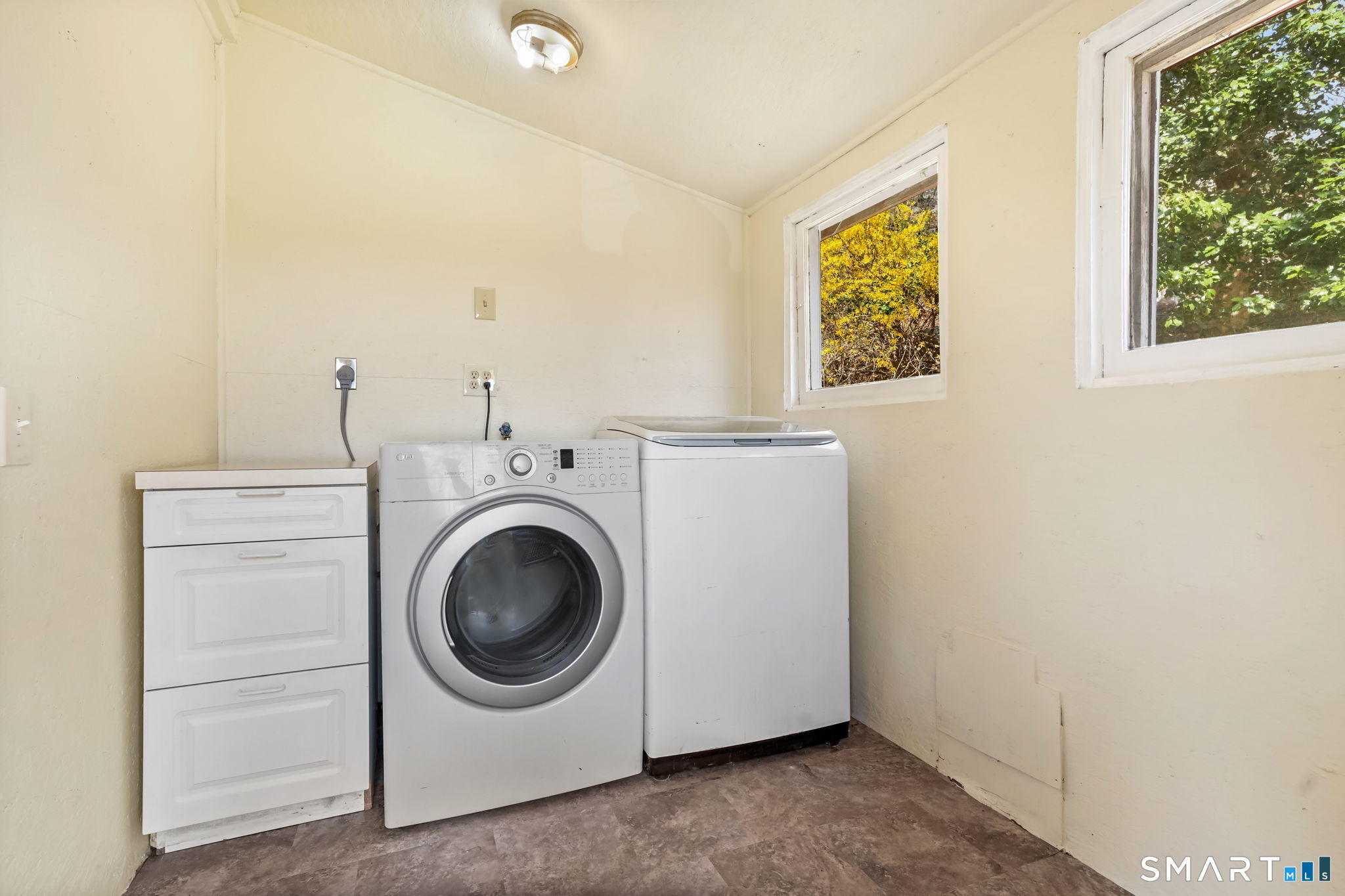 60 Riggs Street Oxford CT 06478