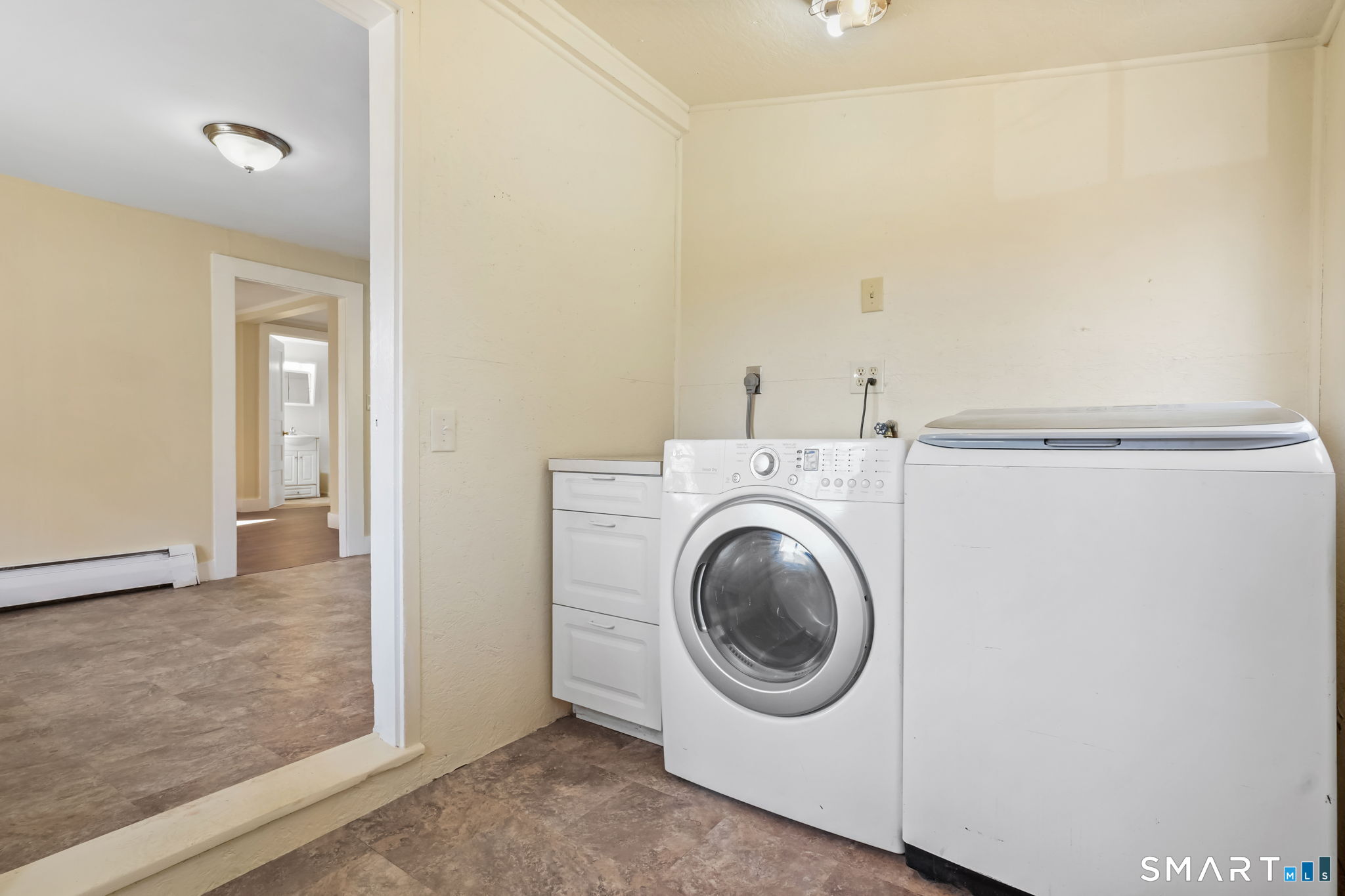 60 Riggs Street Oxford CT 06478