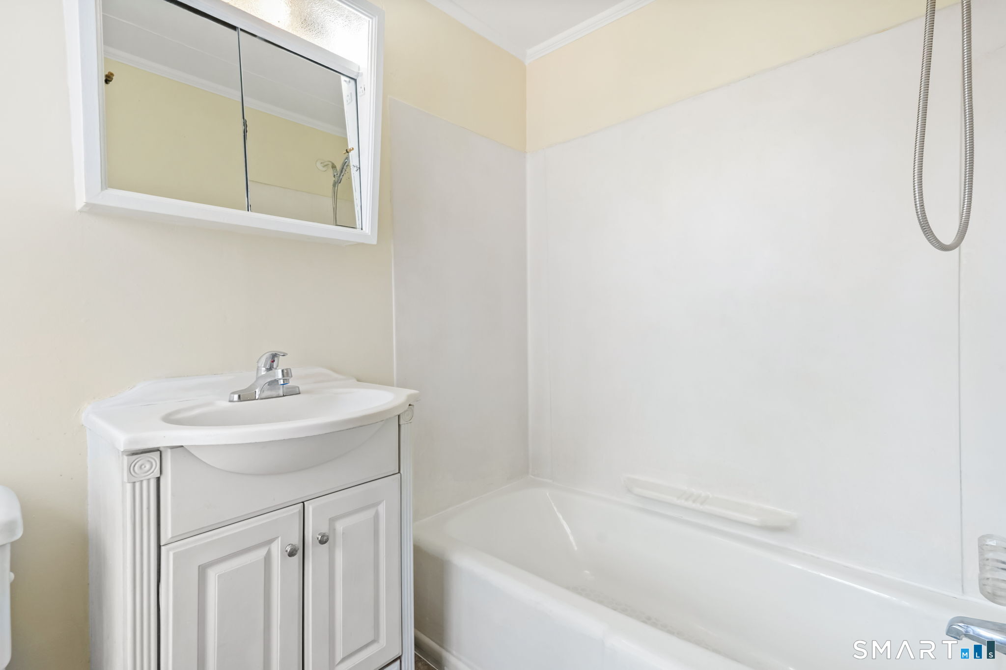 60 Riggs Street Oxford CT 06478
