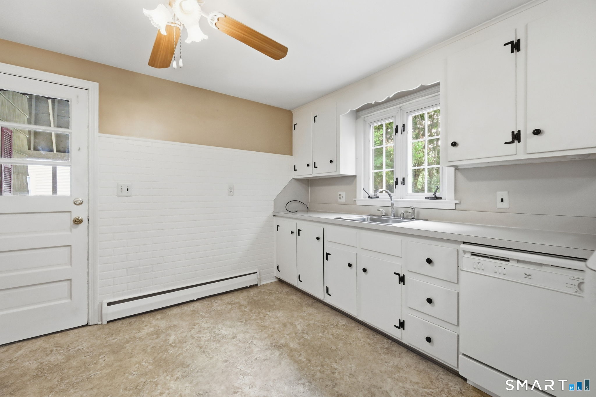 3 Arrow Street Enfield CT 06082