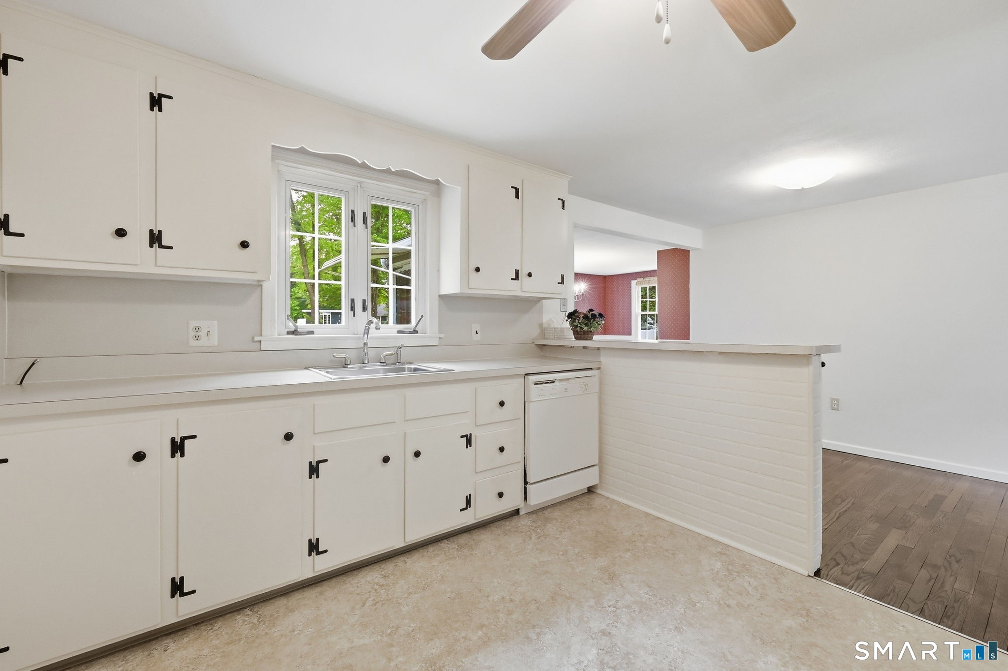 3 Arrow Street Enfield CT 06082