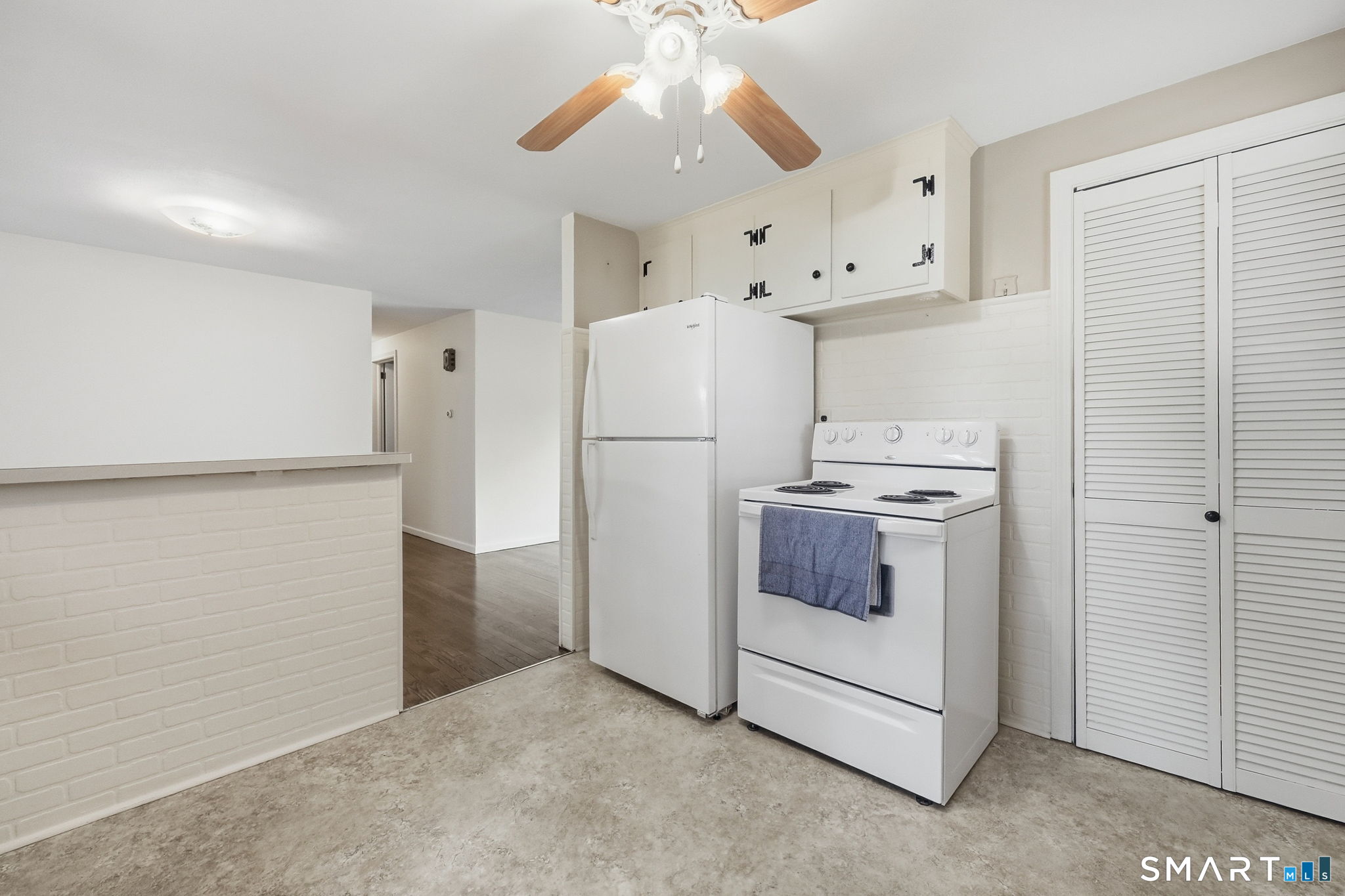 3 Arrow Street Enfield CT 06082